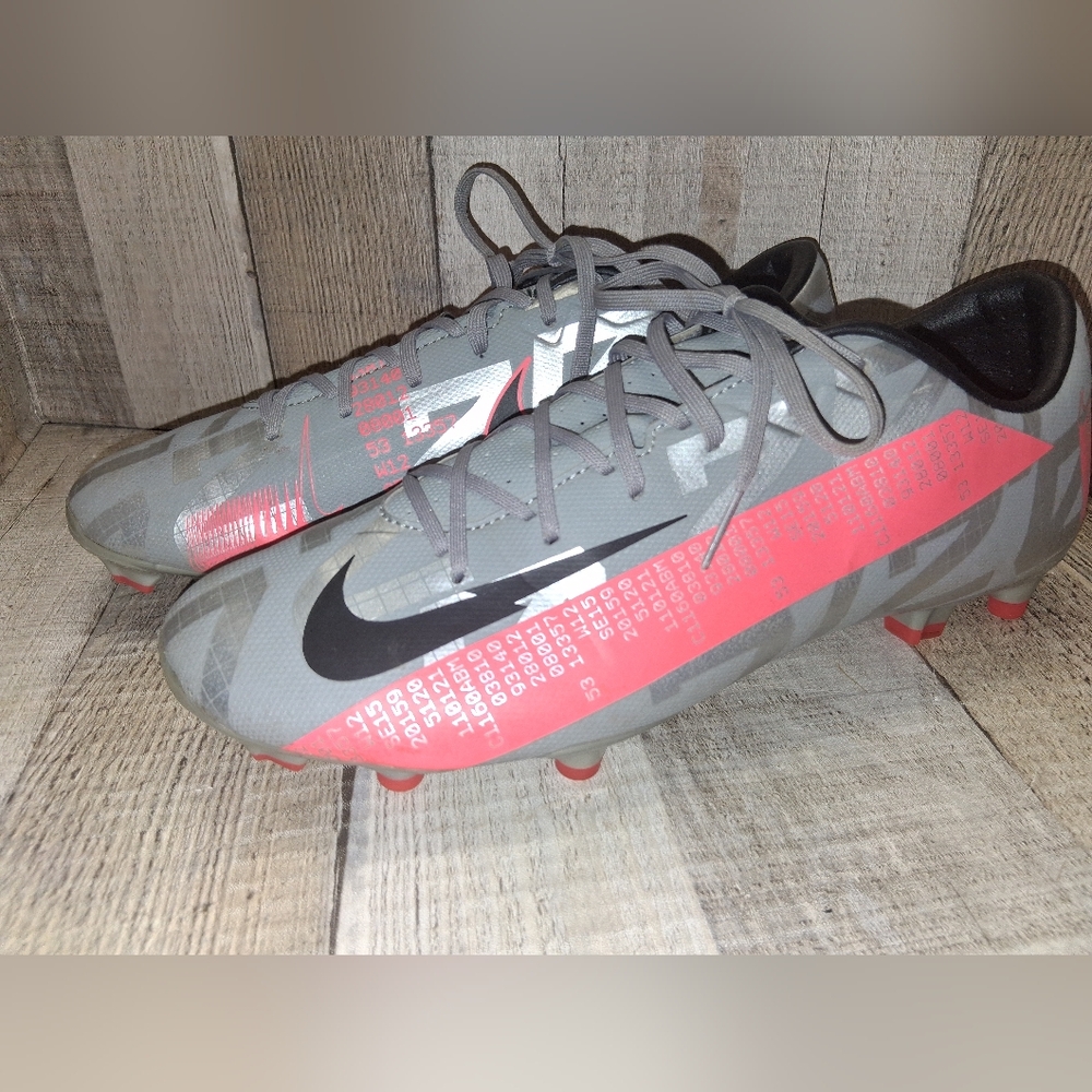 Nike Pink and Gray Athletic Shoes Sleek Design